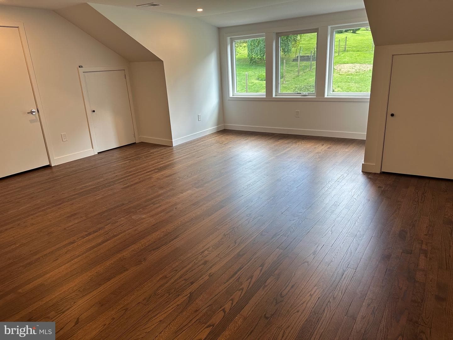 713 Woodfield Road photo 14