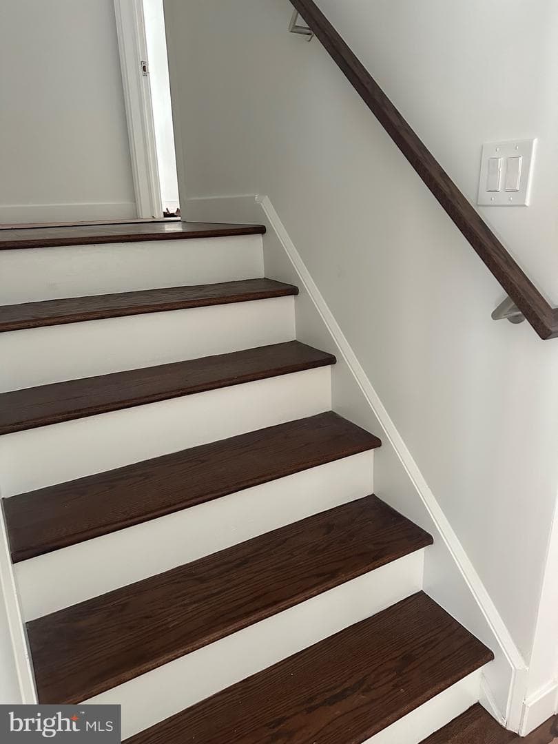 713 Woodfield Road photo 23