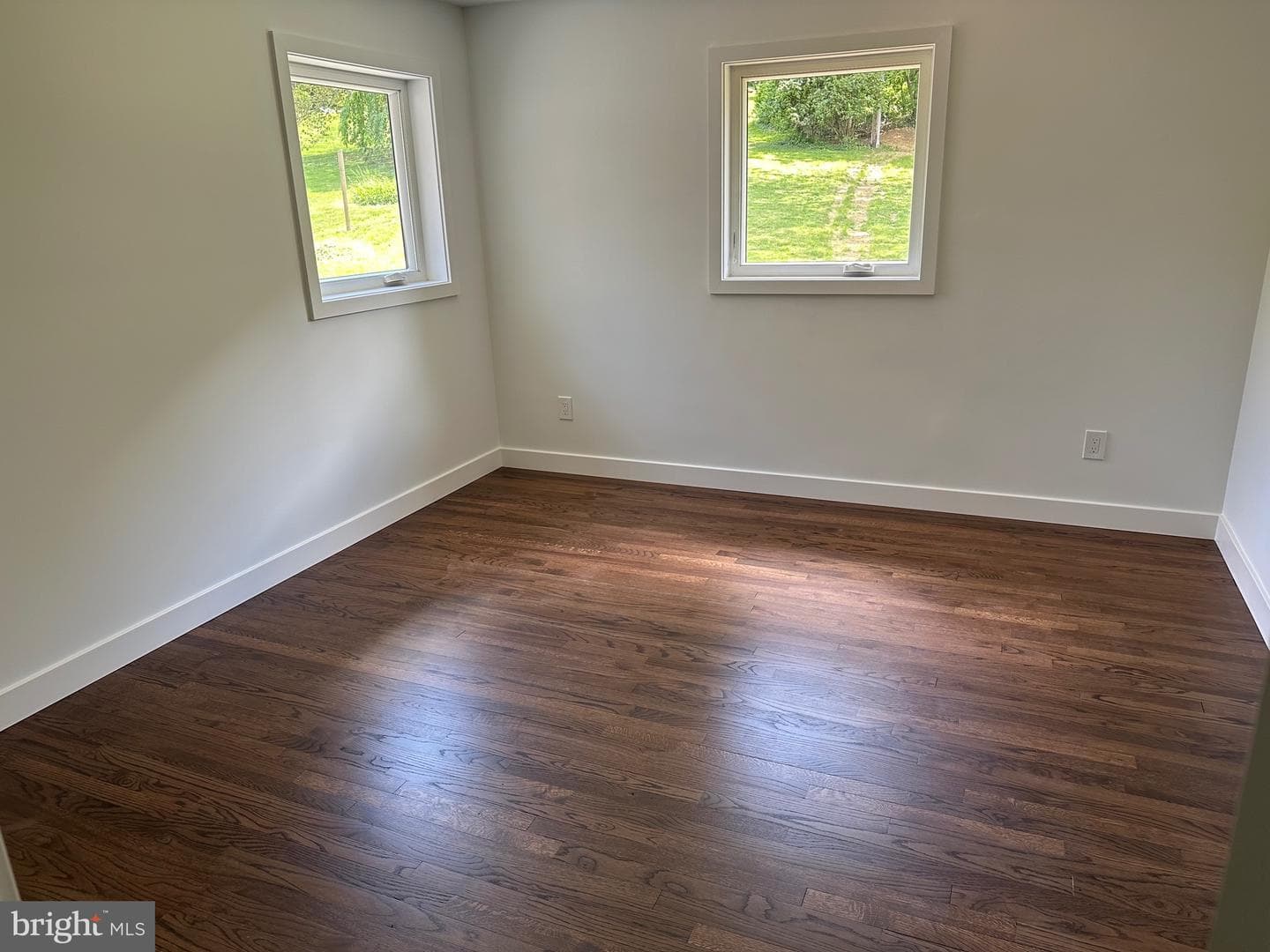 713 Woodfield Road photo 33