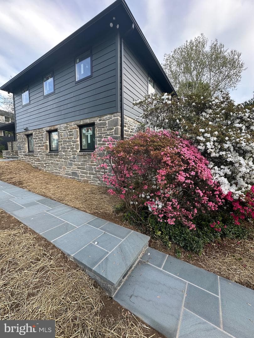 713 Woodfield Road photo 36