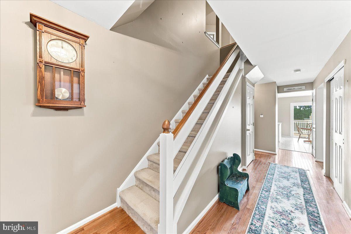 423 Larchwood Drive photo 21