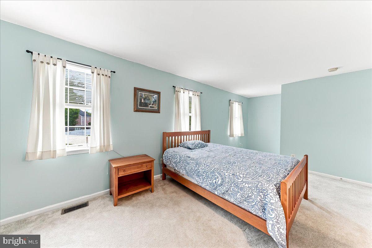 423 Larchwood Drive photo 27