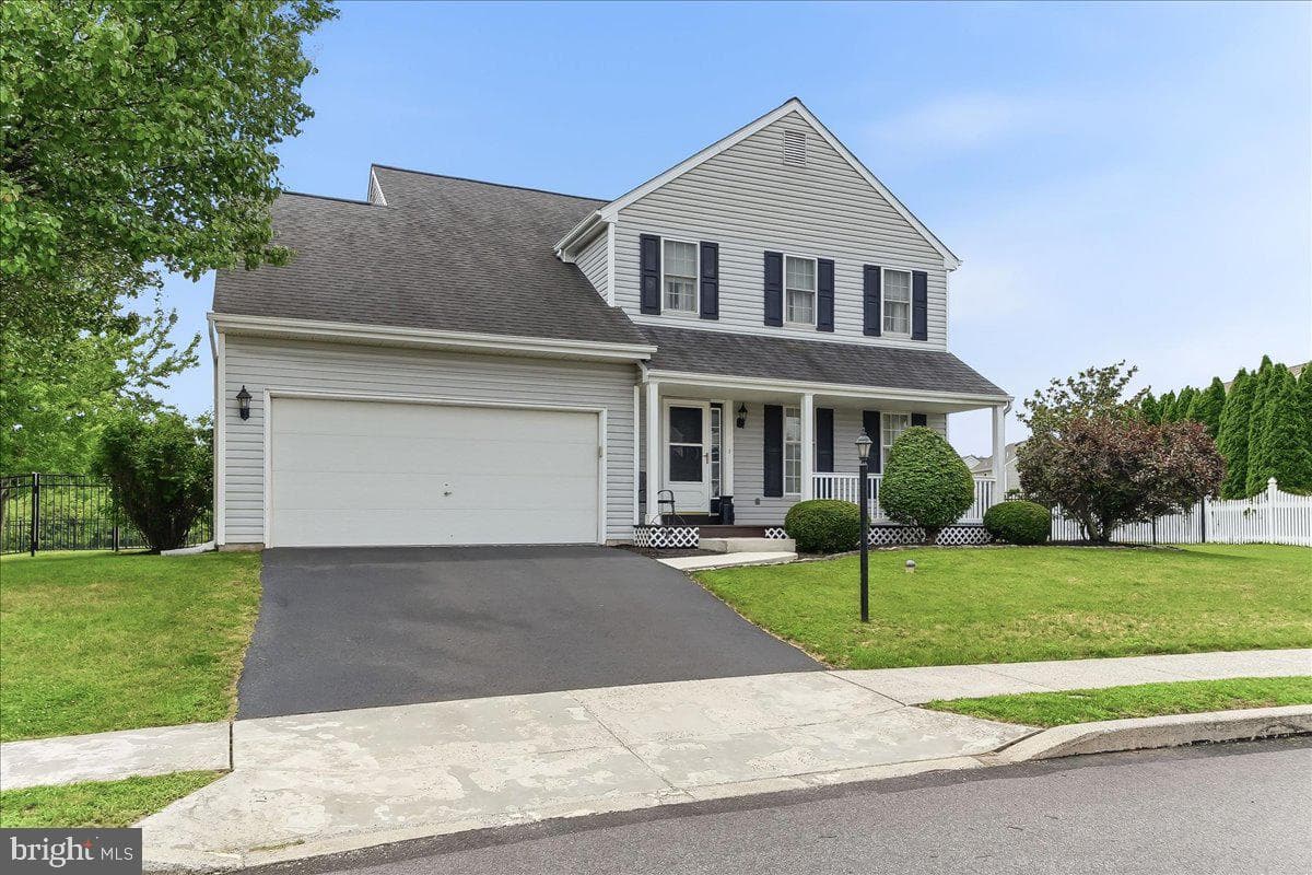 423 Larchwood Drive photo 45