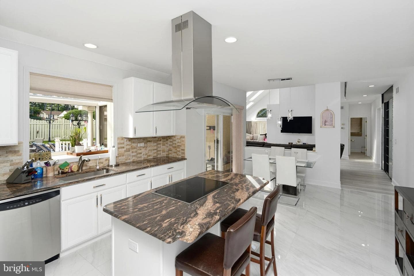 3930 Pond View Lane photo 10