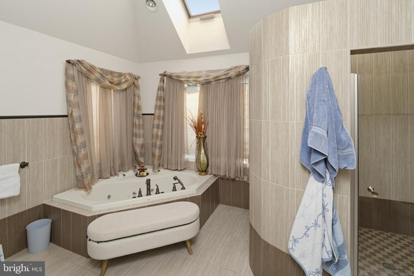 3930 Pond View Lane photo 33