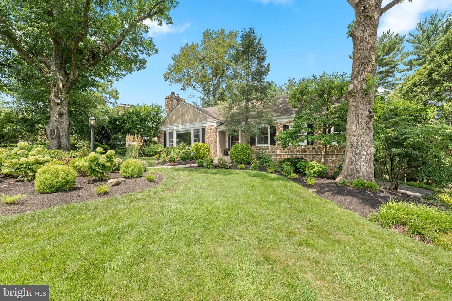 505 Parkview Drive photo 3