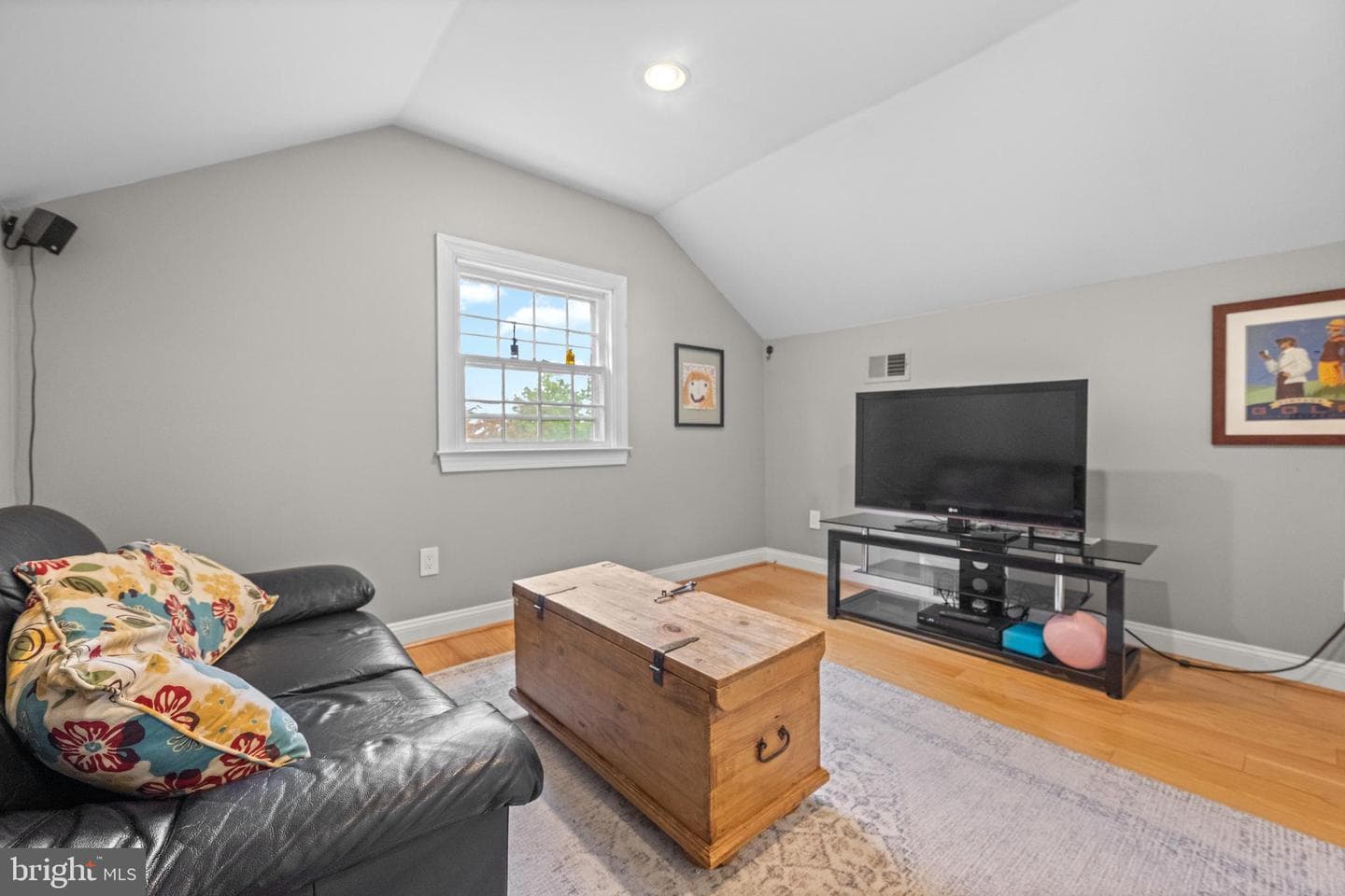 505 Parkview Drive photo 40