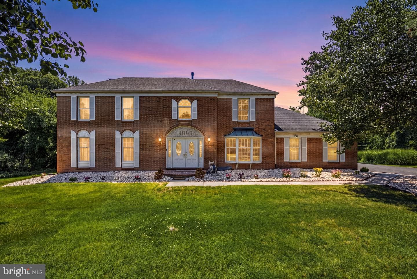 1843 Beacon Hill Drive photo 1