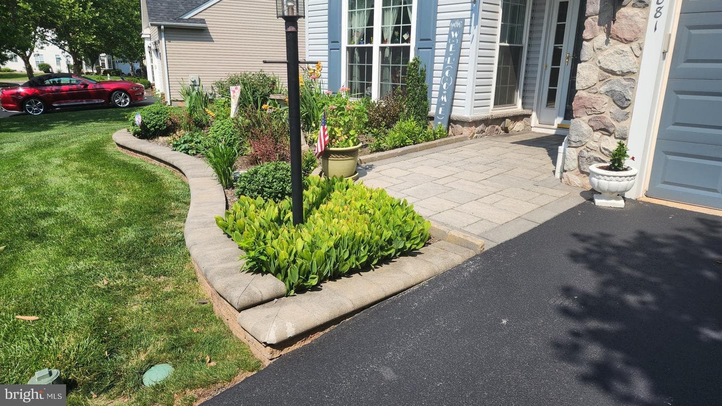 3881 Arbours Avenue photo 3