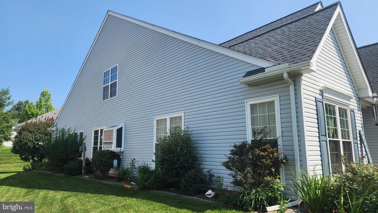 3881 Arbours Avenue photo 5