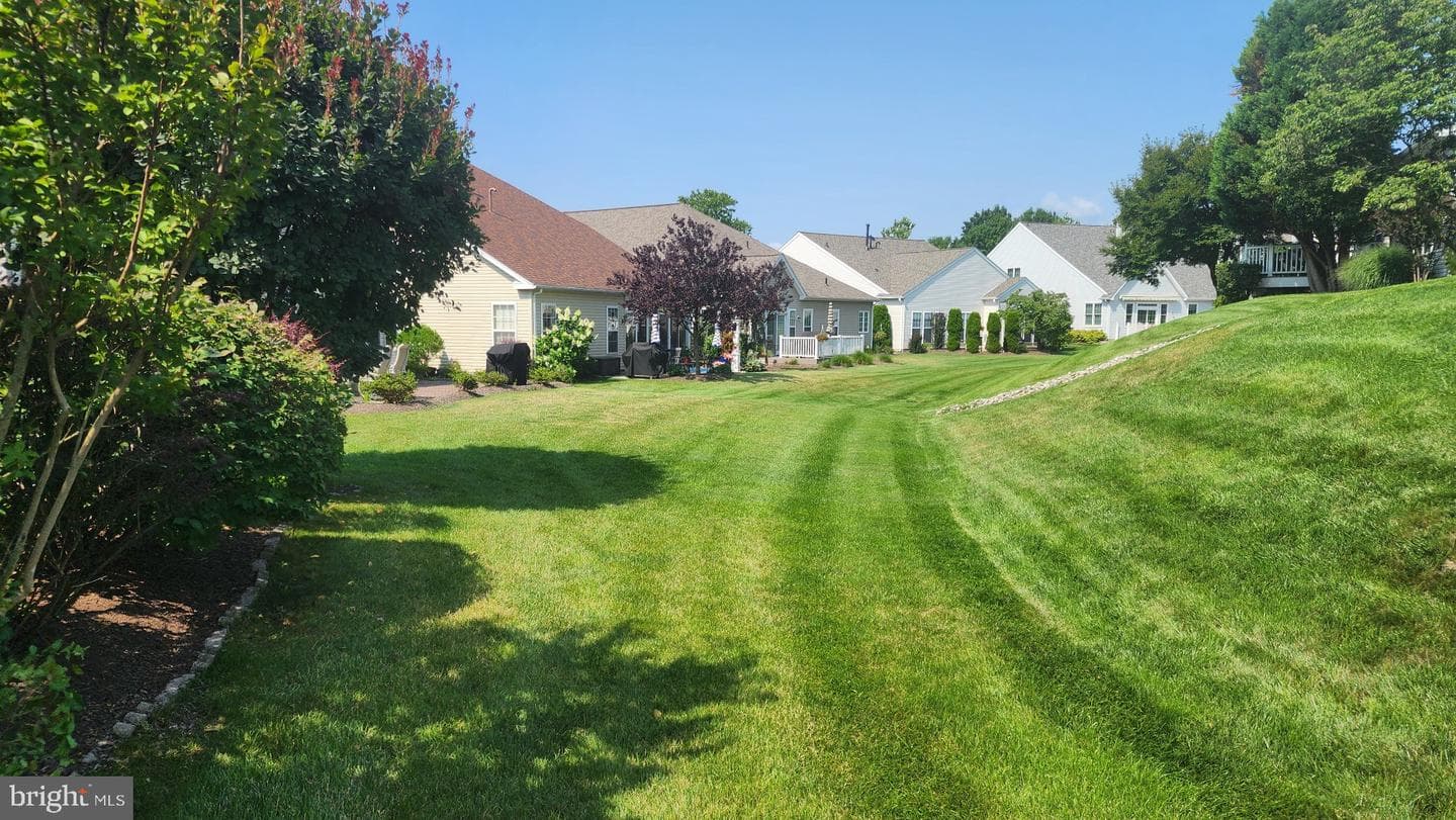 3881 Arbours Avenue photo 9