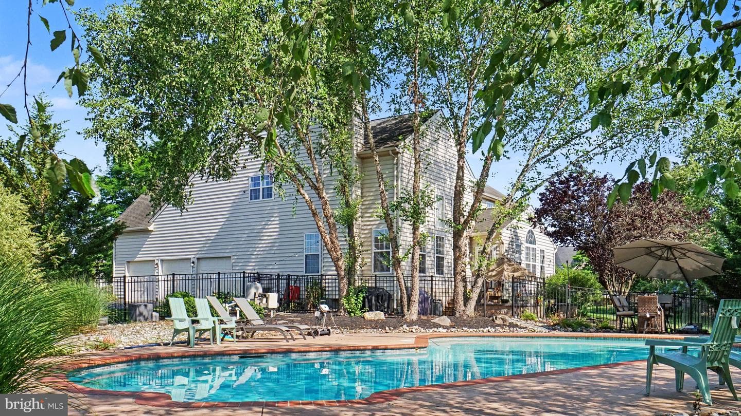 2011 Willowwood Drive photo 2