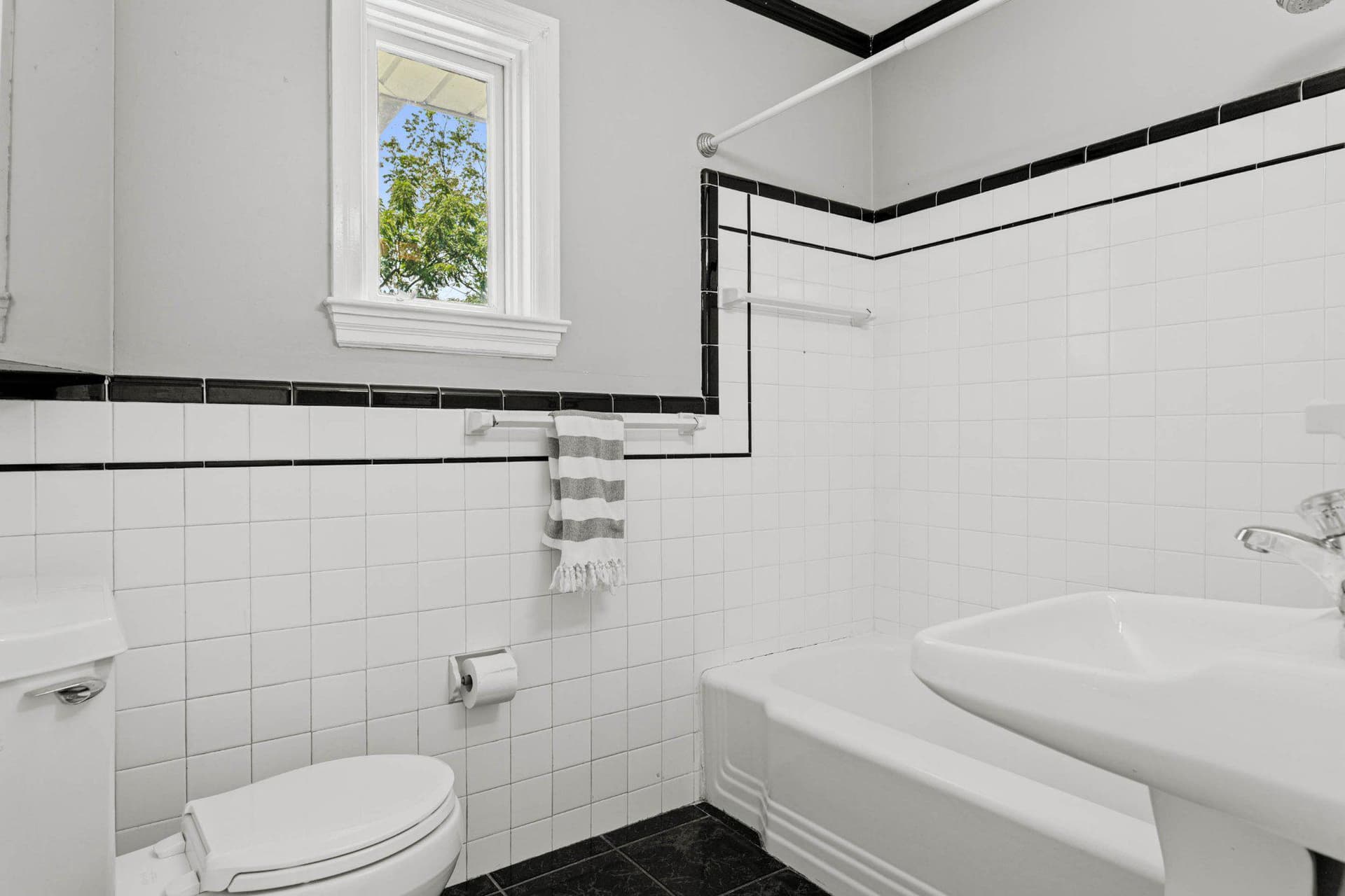 1162 Dewitt Road photo 23