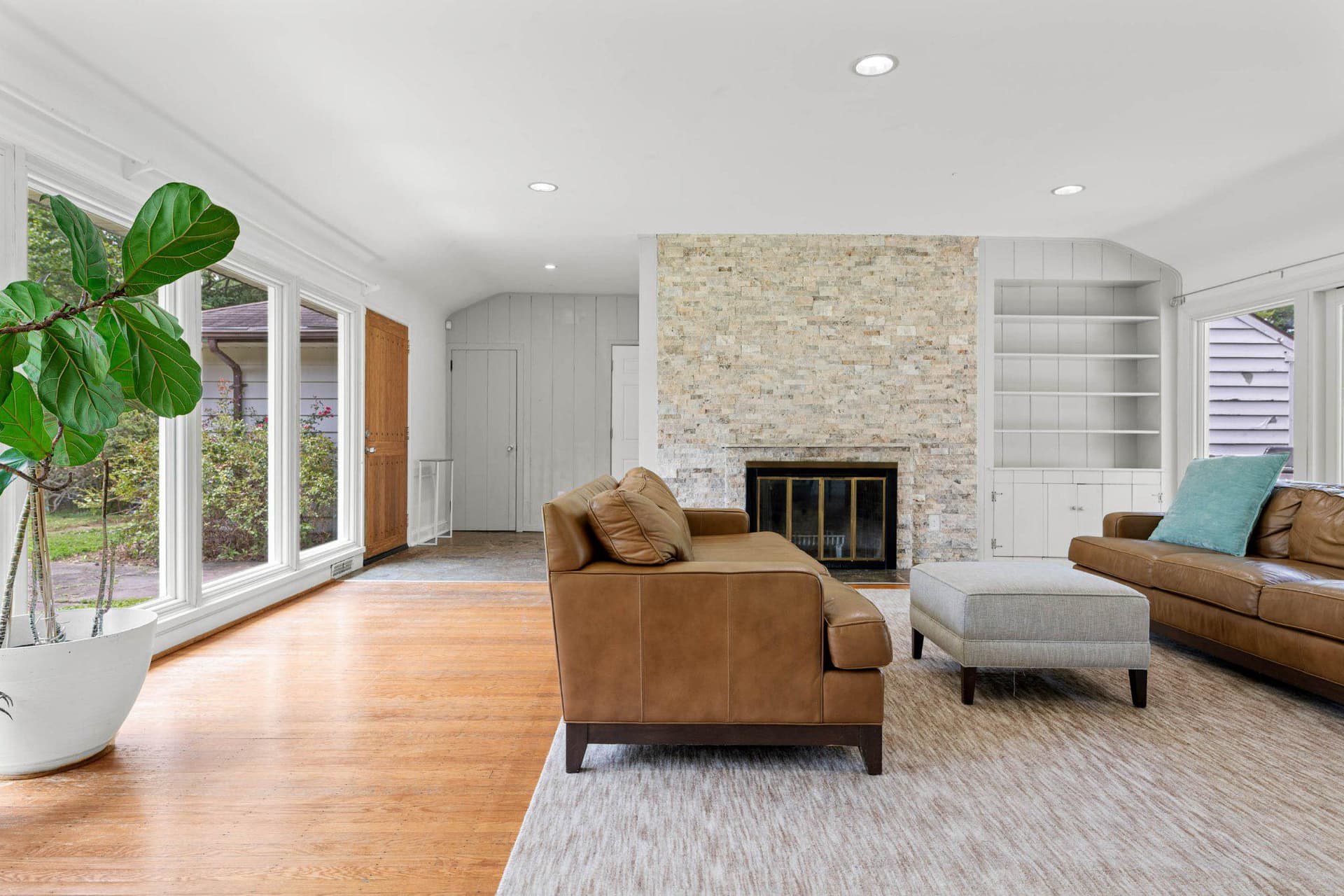1162 Dewitt Road photo 4