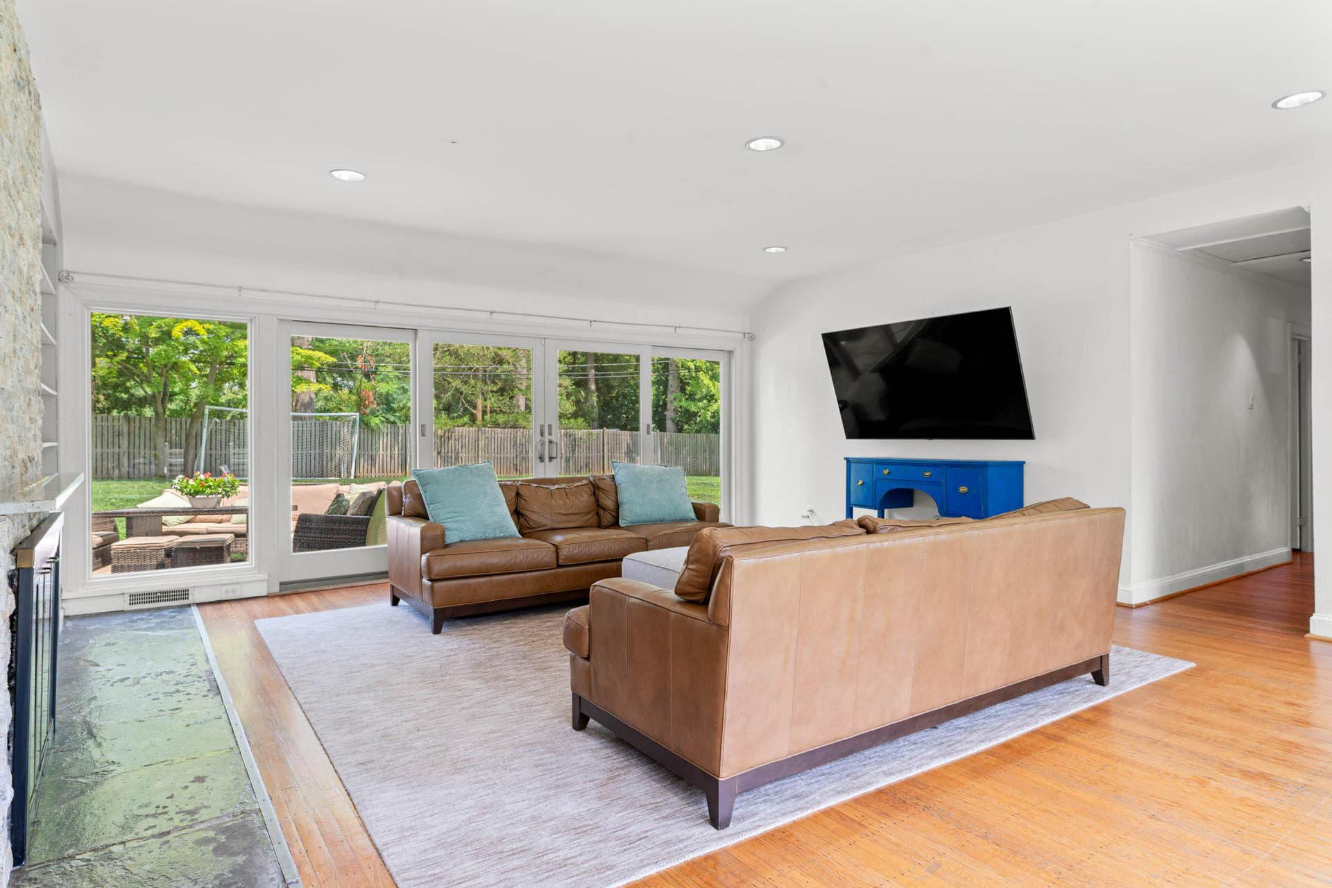 1162 Dewitt Road photo 6