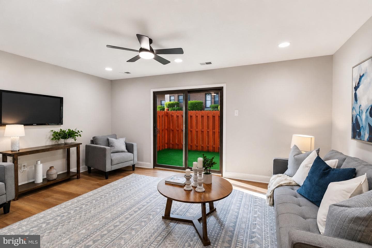 224 Holly Drive photo 5