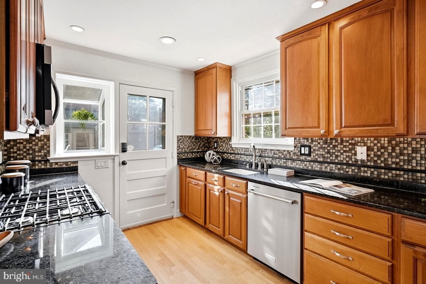 1526 James Road photo 15