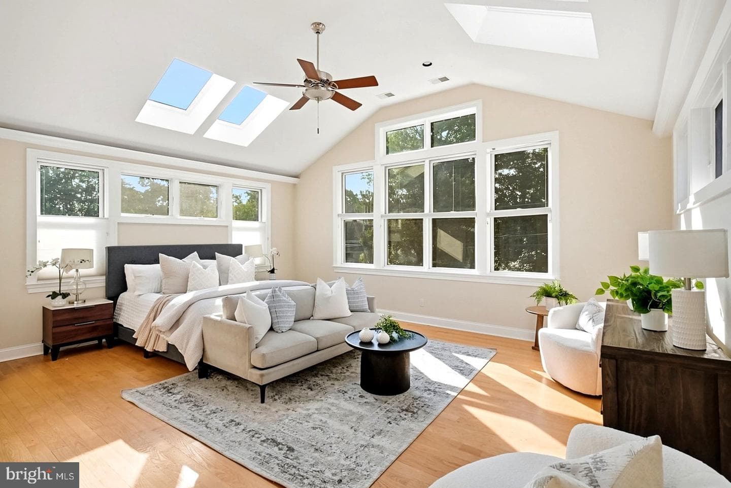 1526 James Road photo 18