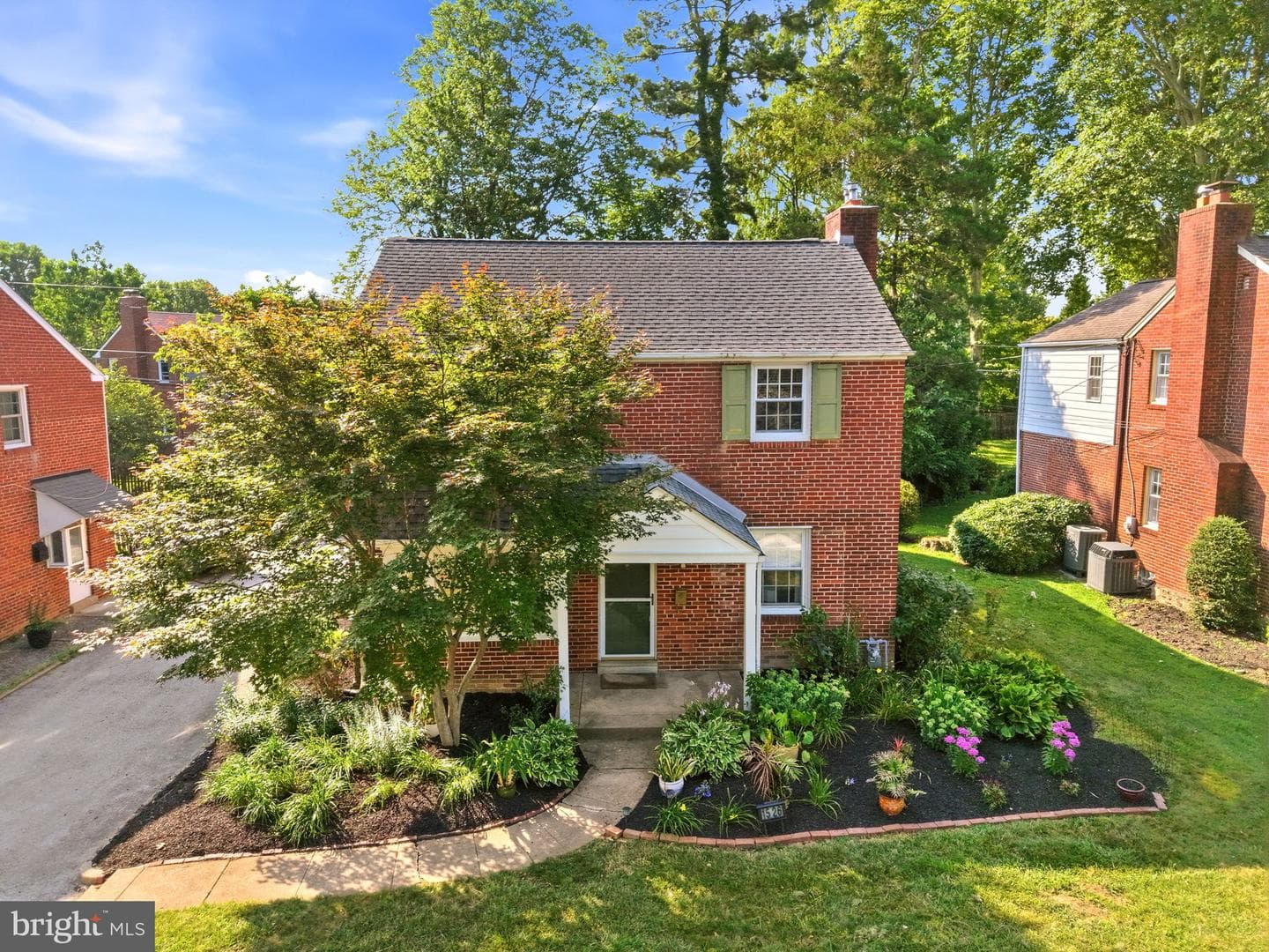 1526 James Road photo 2