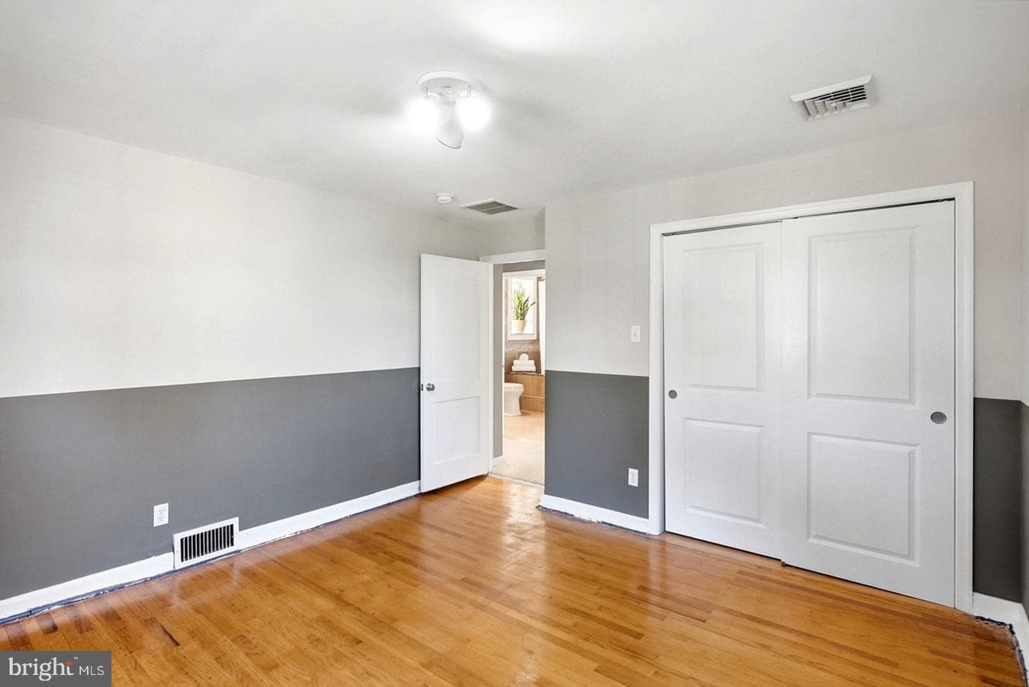 1526 James Road photo 31