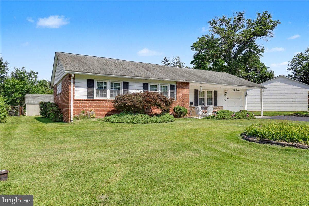 3013 Cottage Ln photo 3
