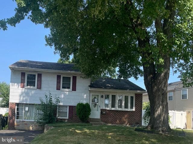 303 Willard Road photo 2