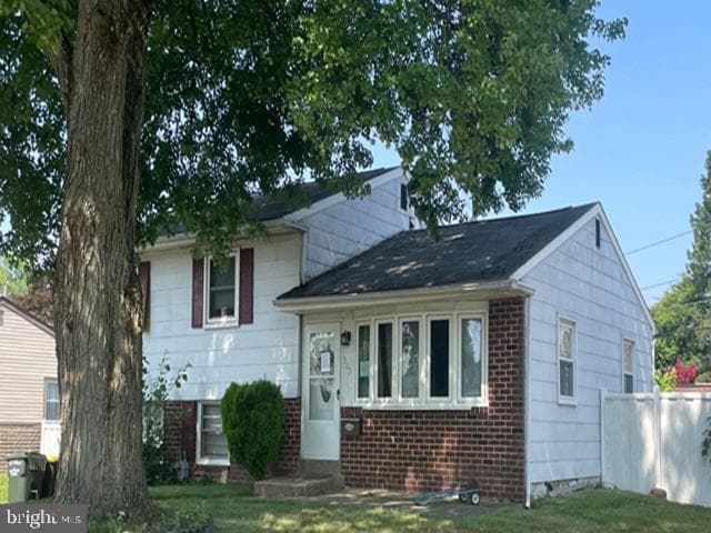 303 Willard Road photo 3
