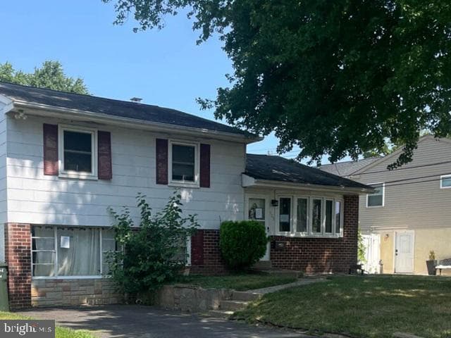 303 Willard Road photo 4