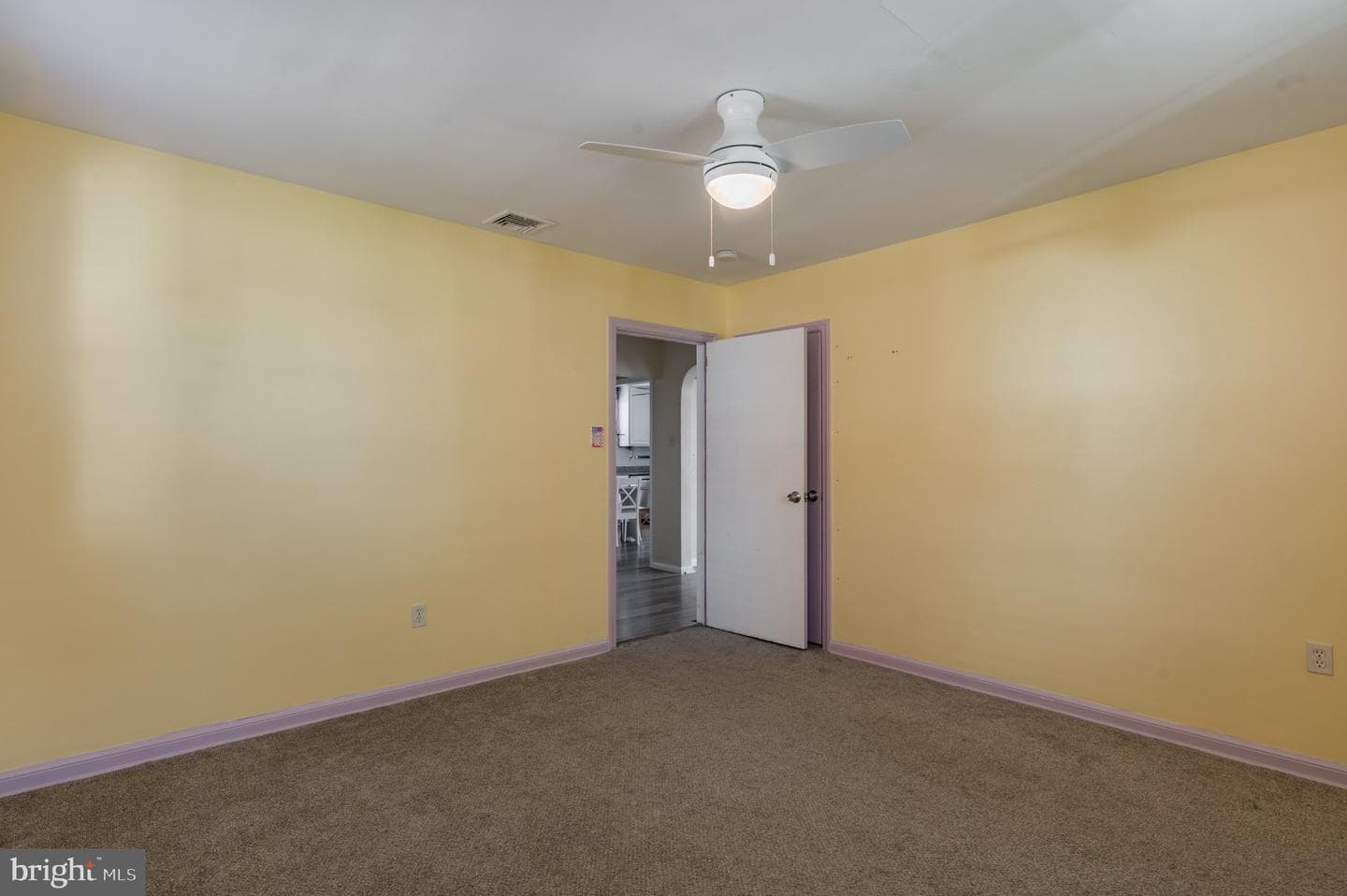 323 Coates Street photo 24