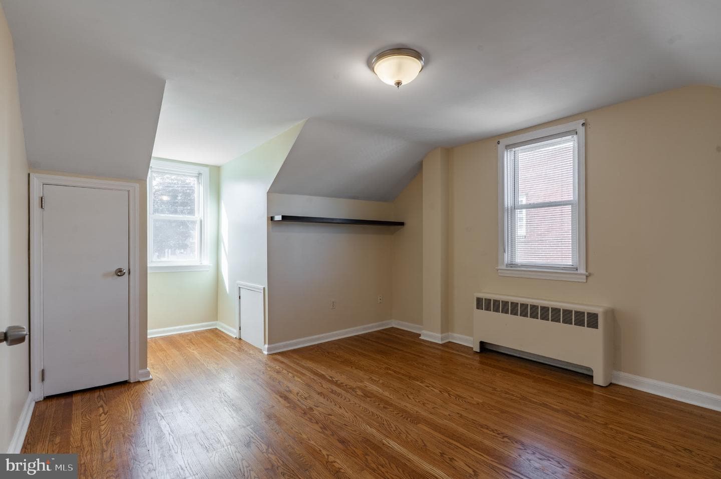 323 Coates Street photo 27