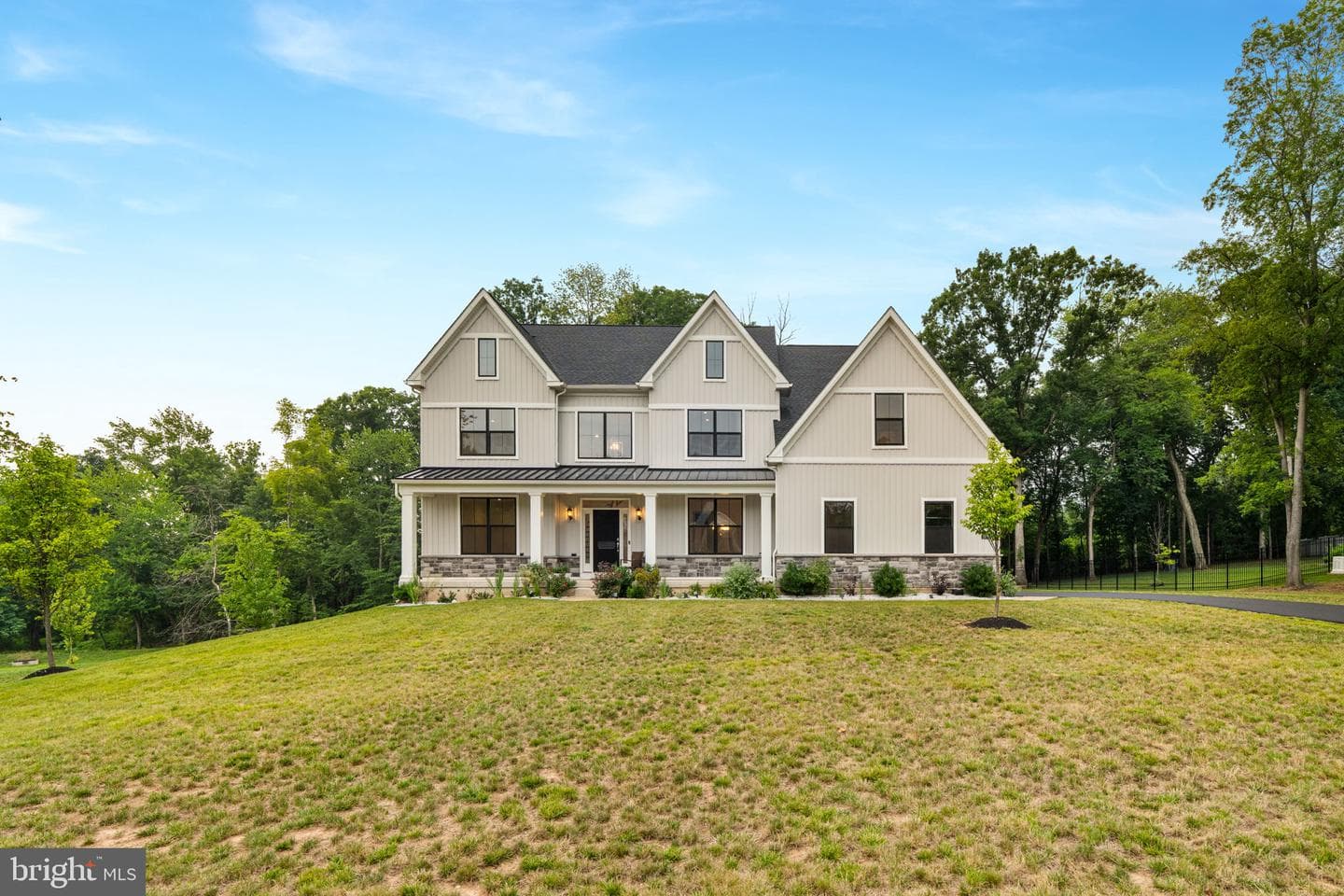 1045 Oak Ridge Drive photo 4