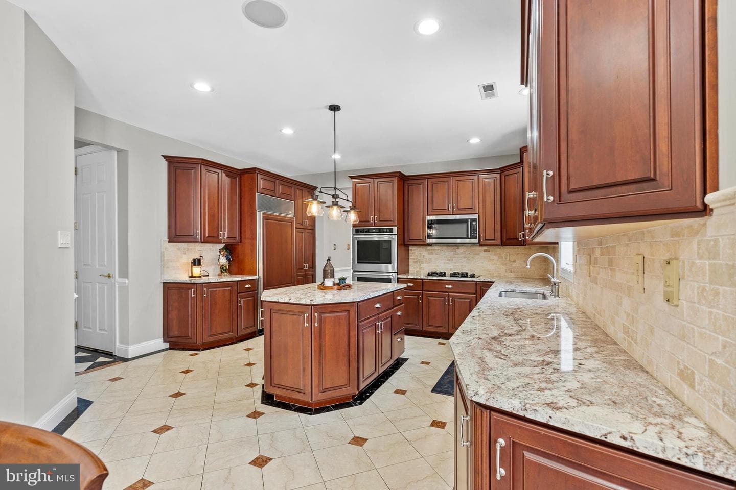 824 Warren Road photo 16