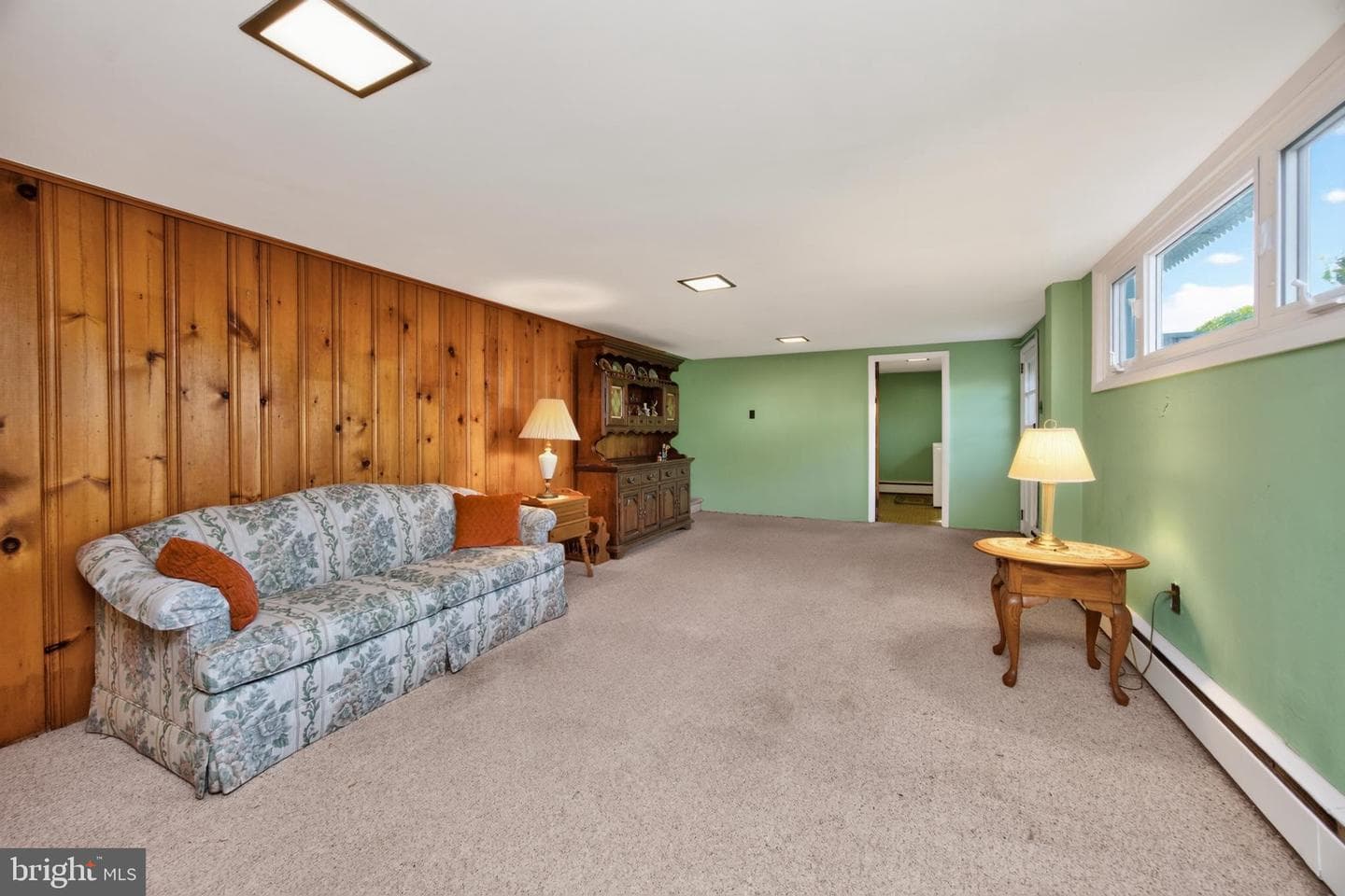 242 Grace Street photo 12