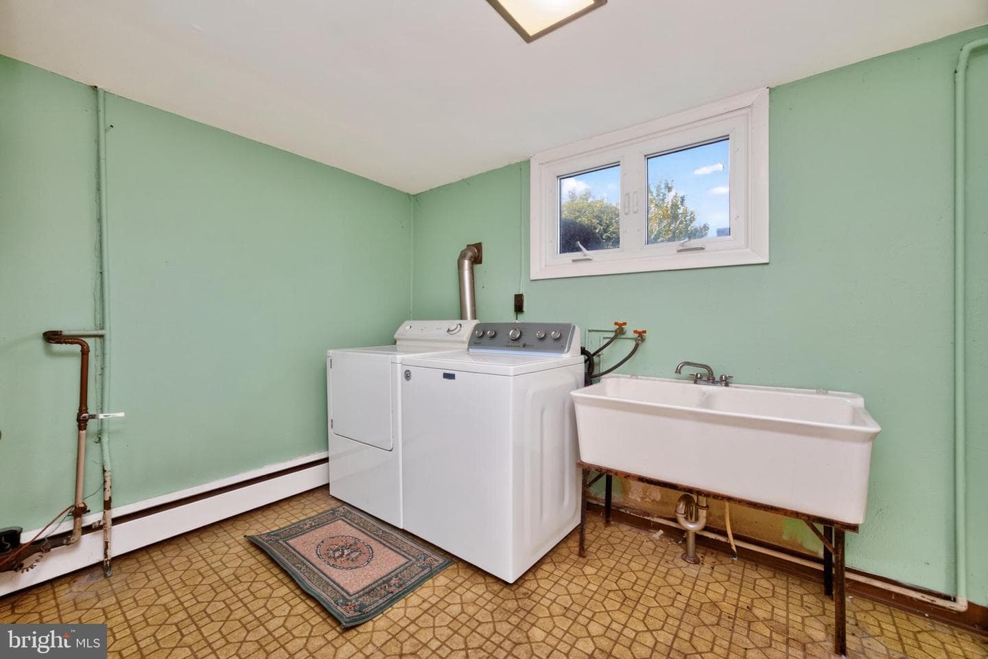 242 Grace Street photo 15