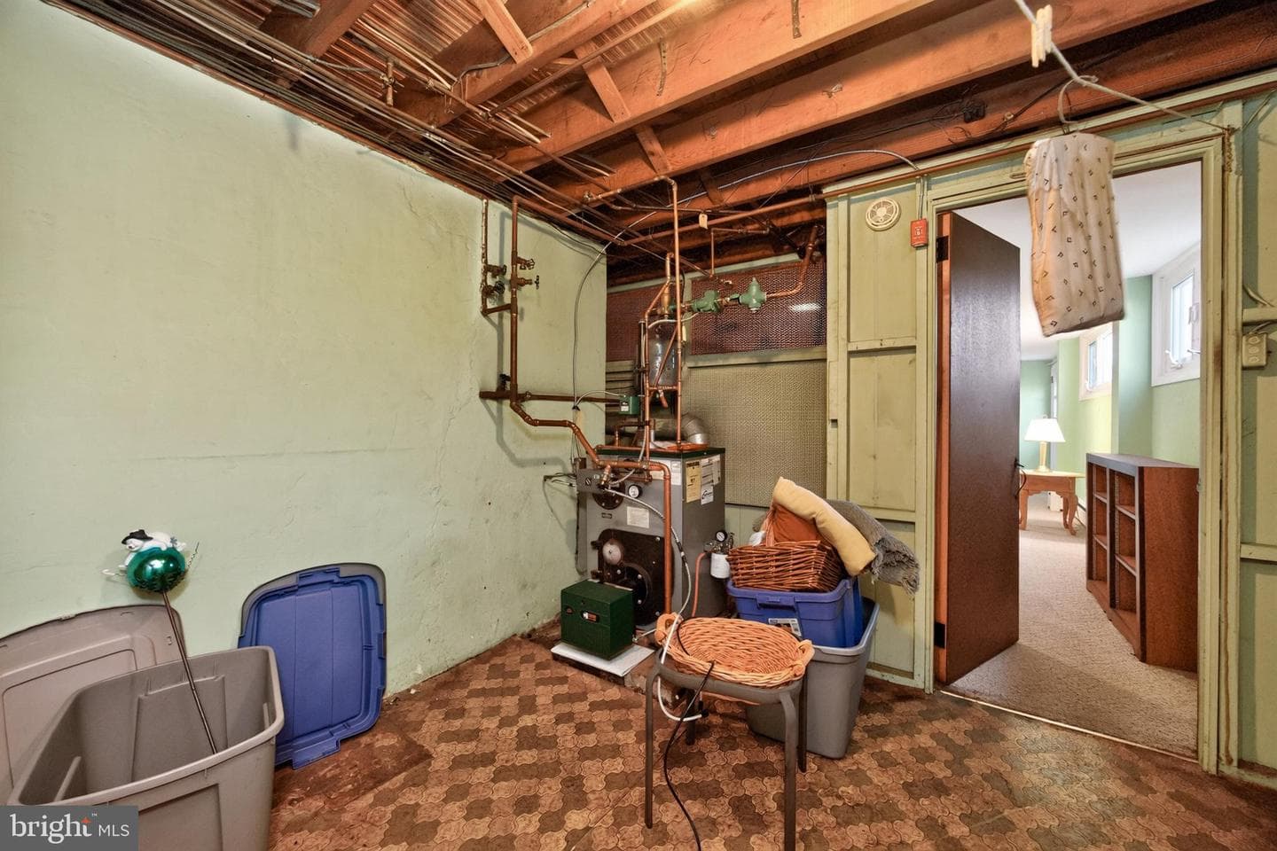 242 Grace Street photo 26
