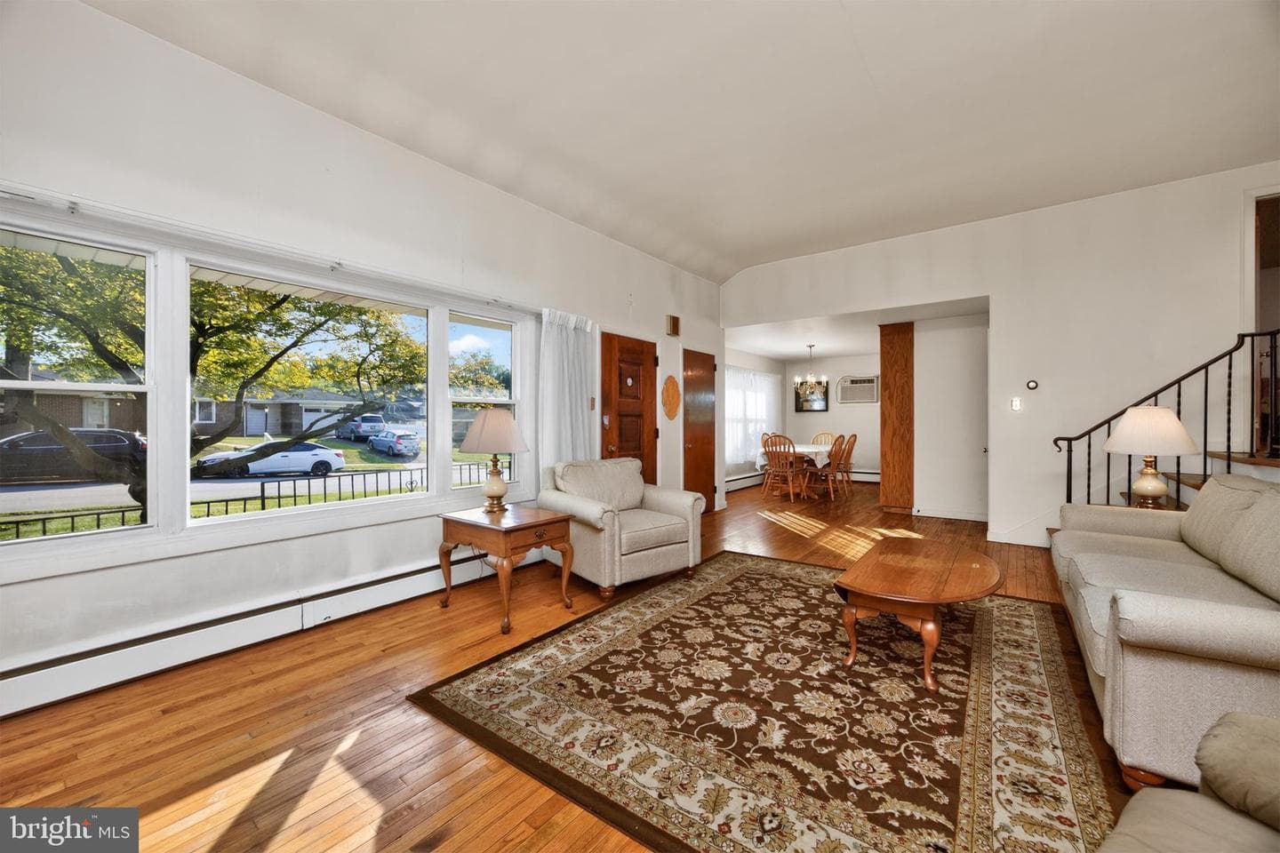 242 Grace Street photo 6