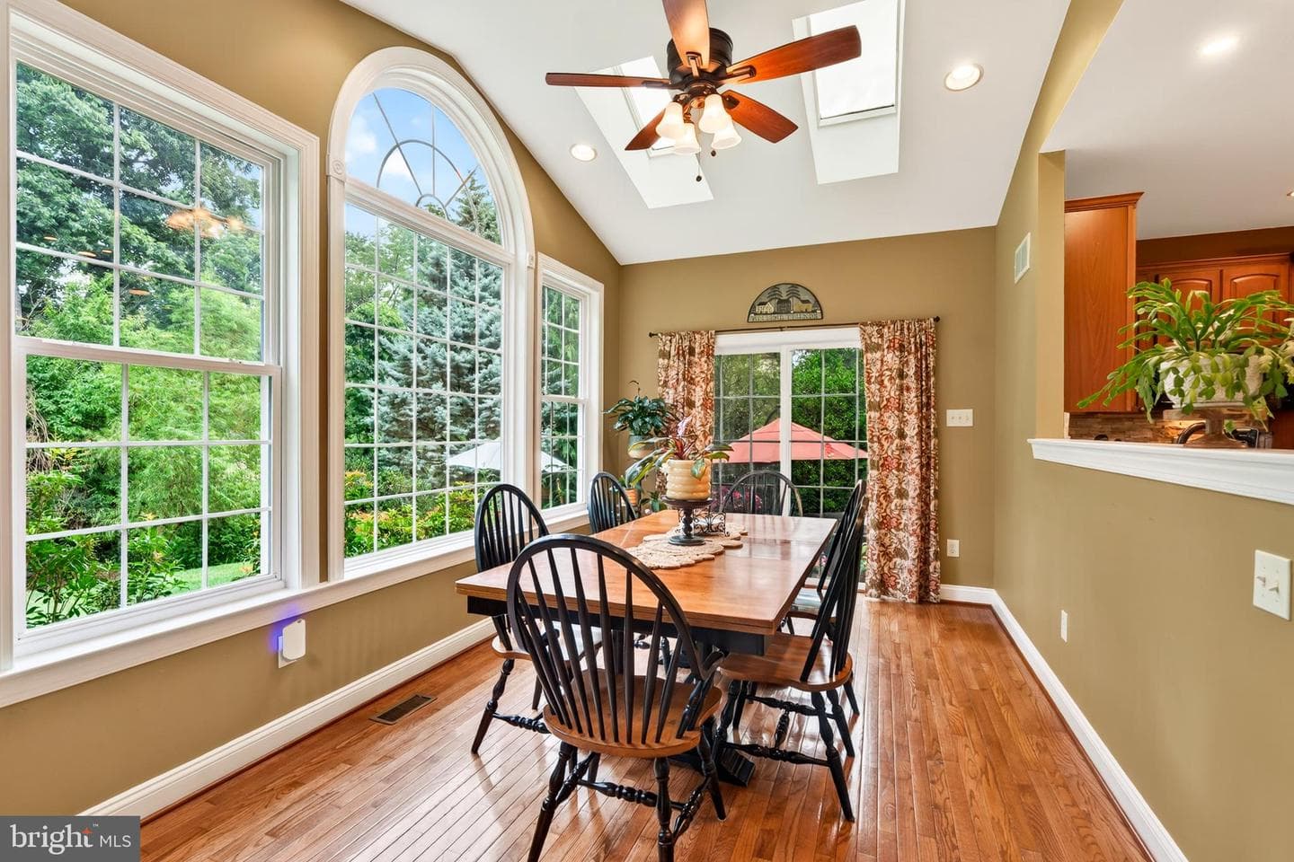 404 Maple Glen Circle photo 13