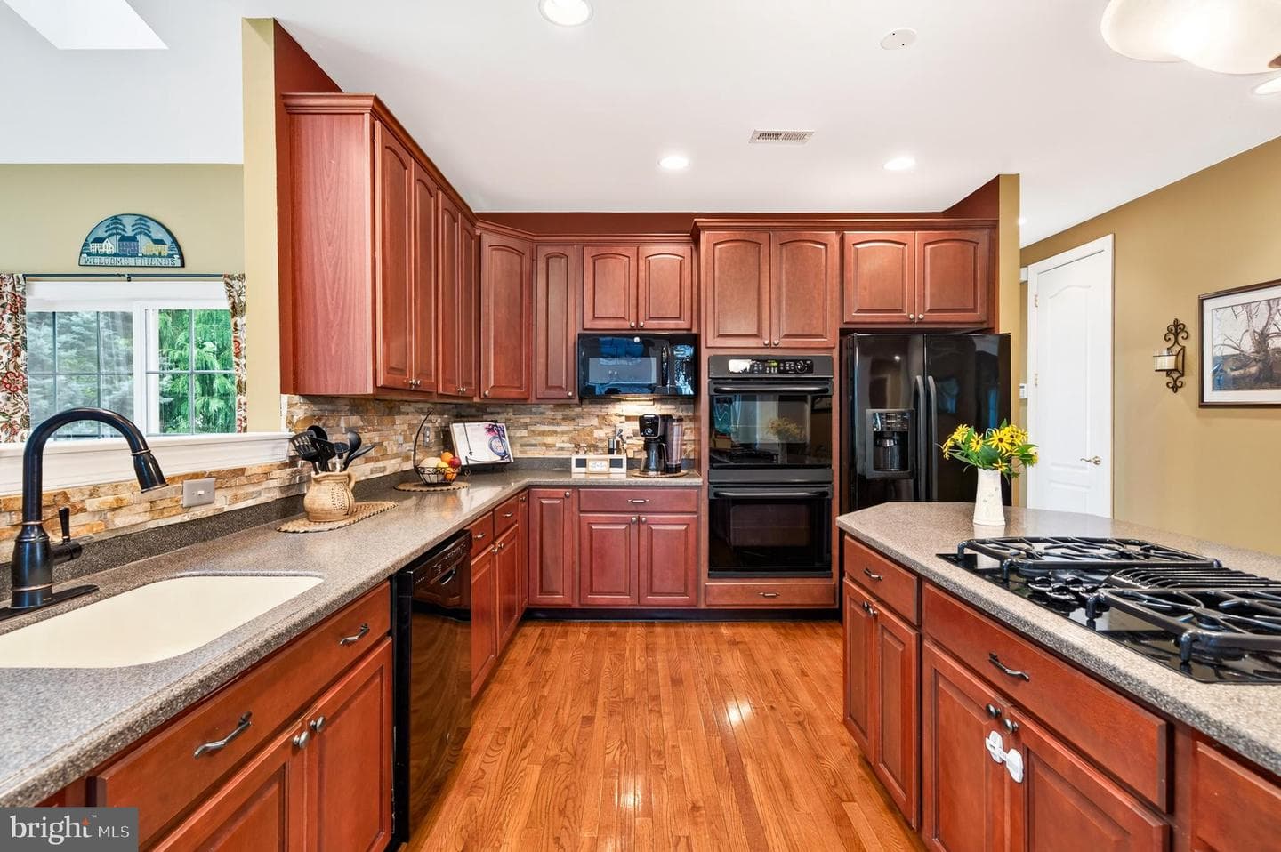 404 Maple Glen Circle photo 5