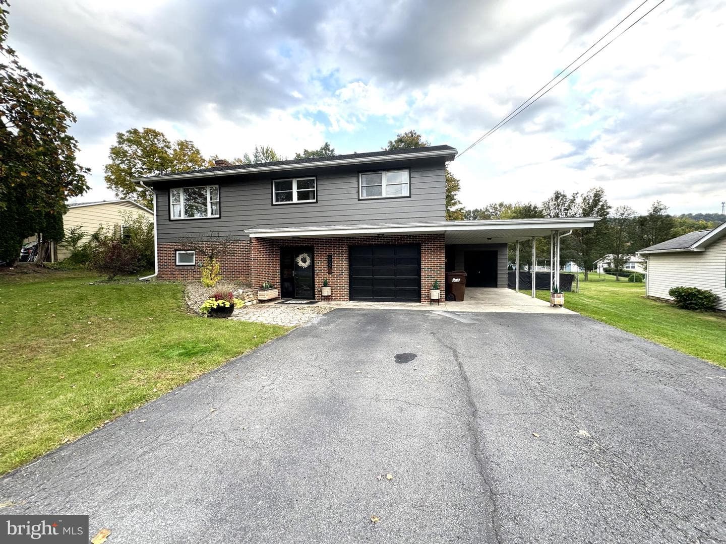 337 Cottage Place photo 1