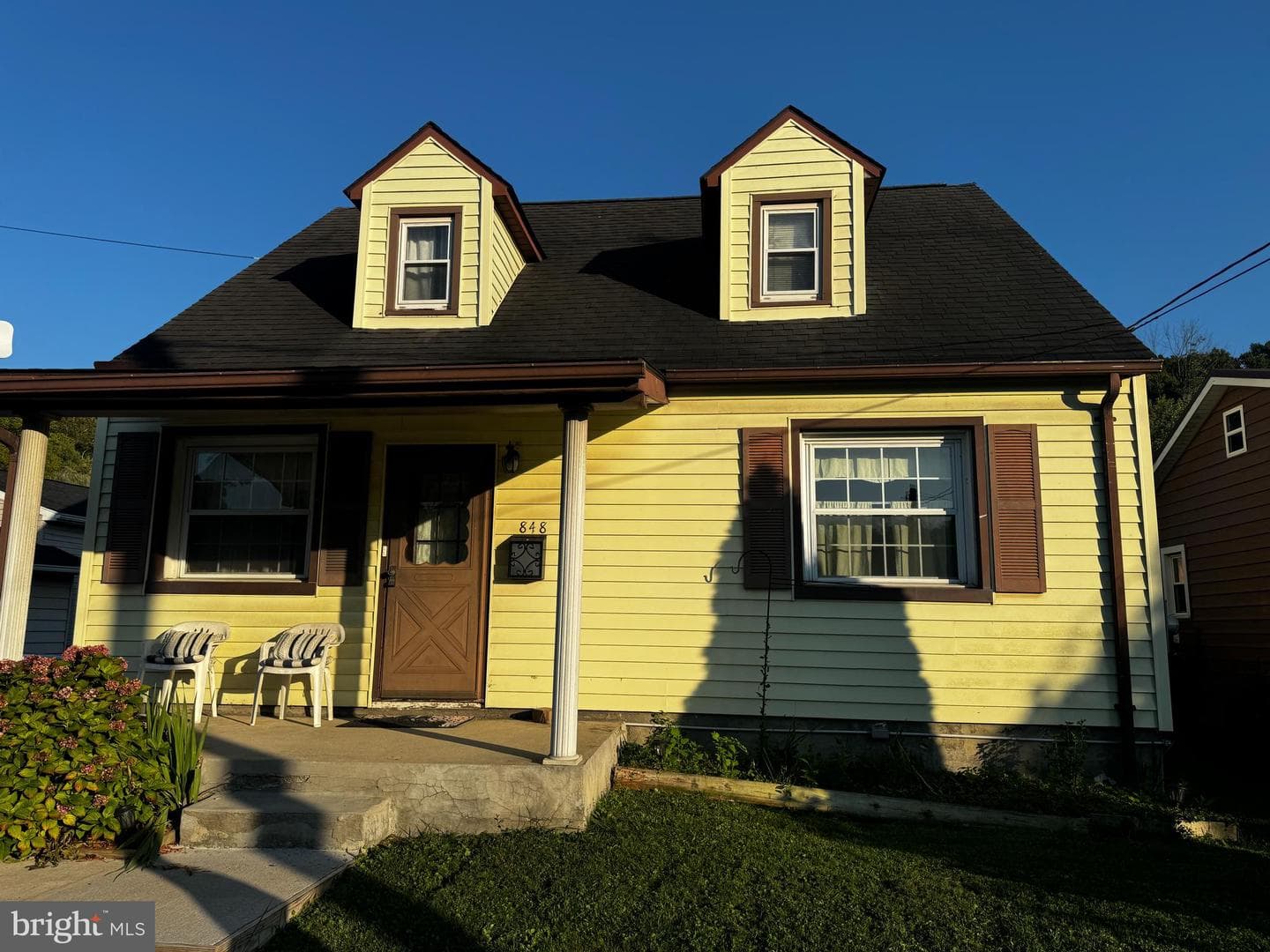 848 E Walnut Street photo 1