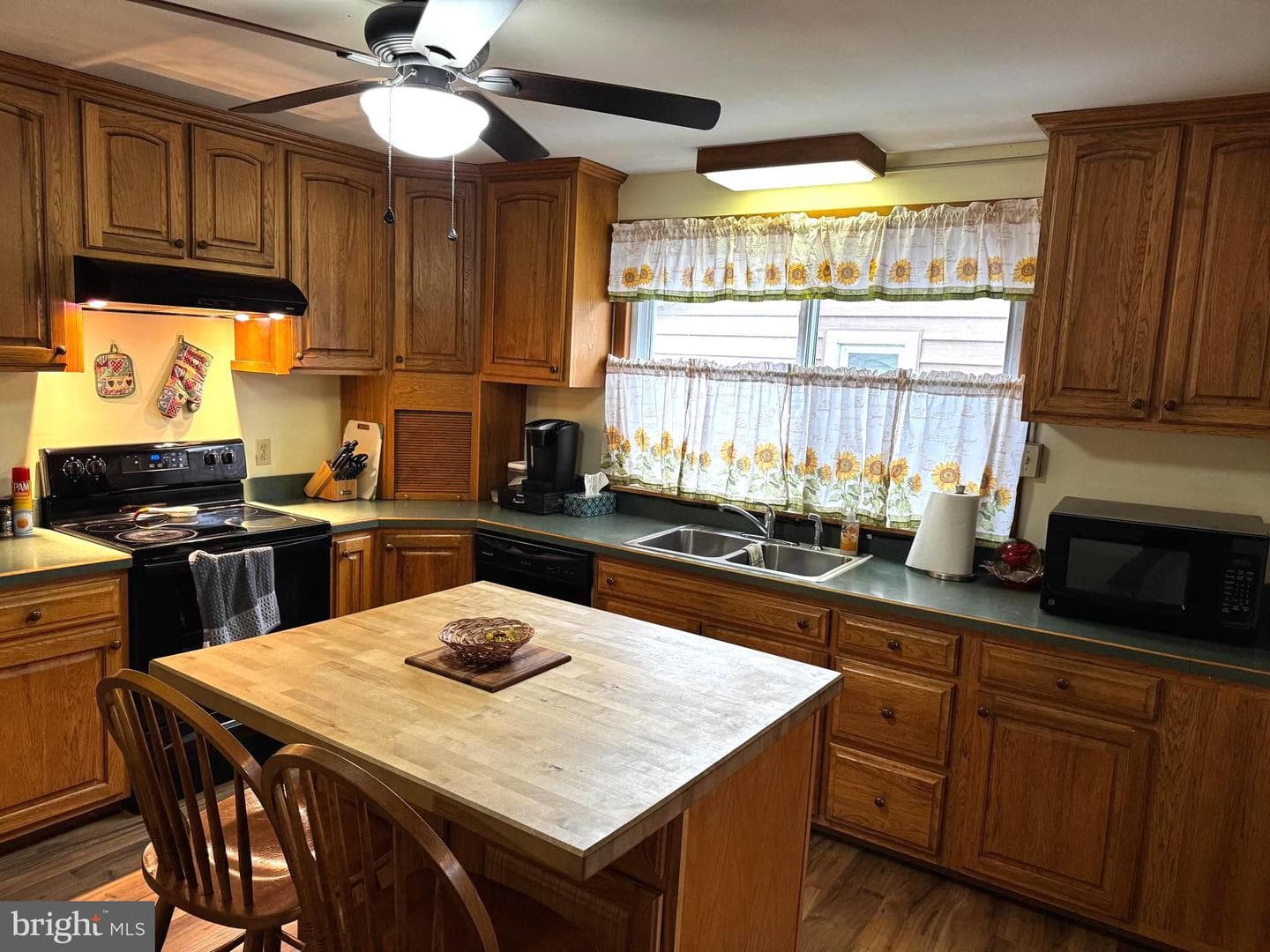 848 E Walnut Street photo 11