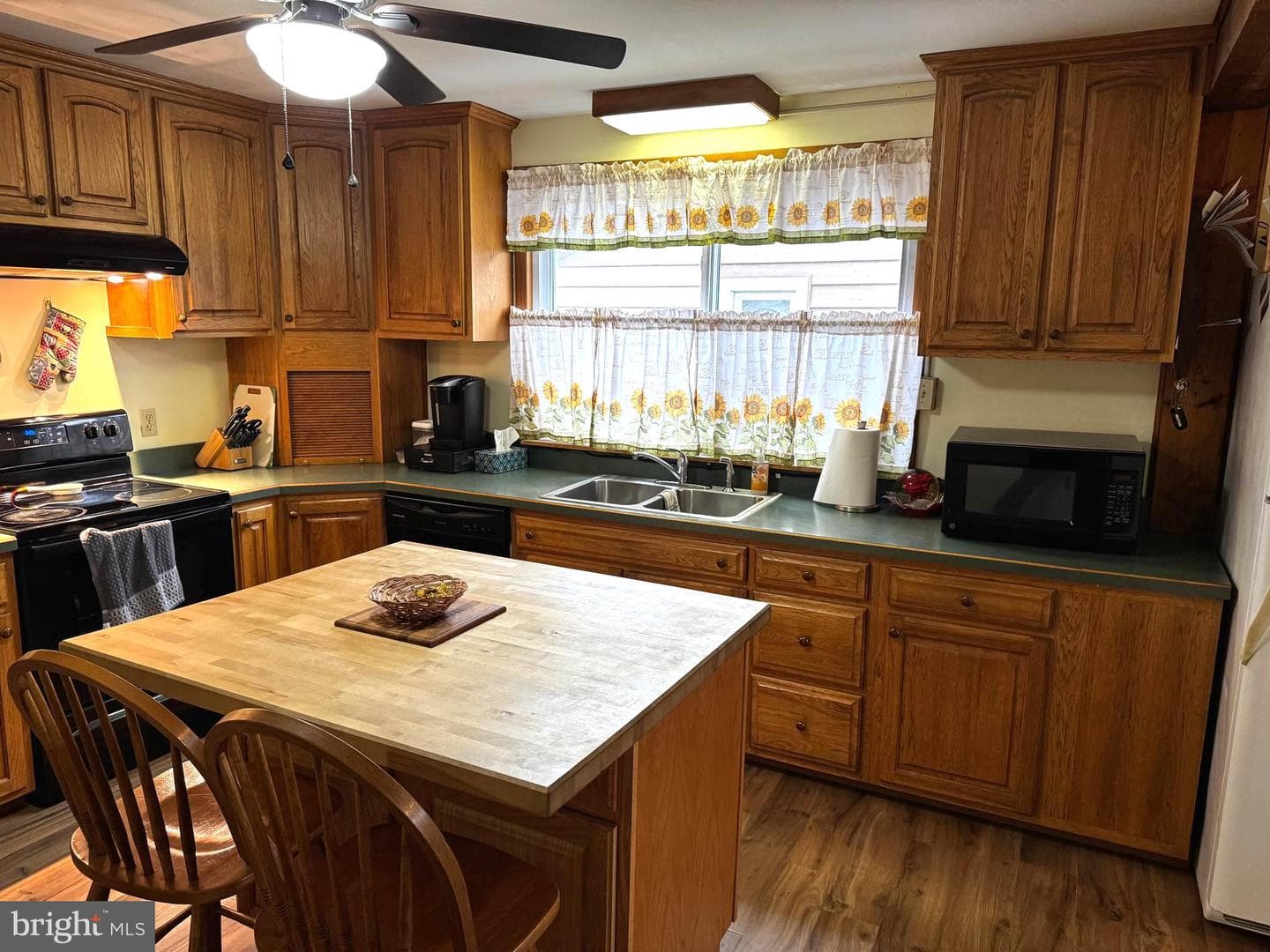 848 E Walnut Street photo 12