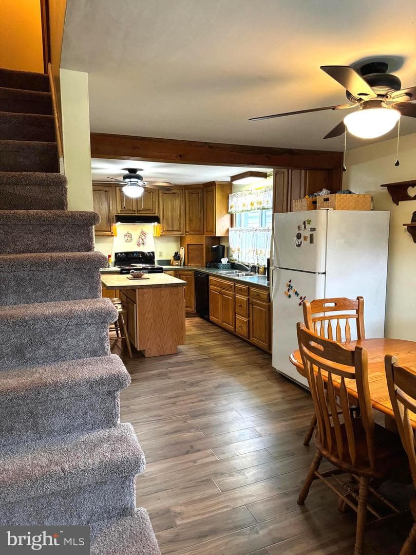848 E Walnut Street photo 16