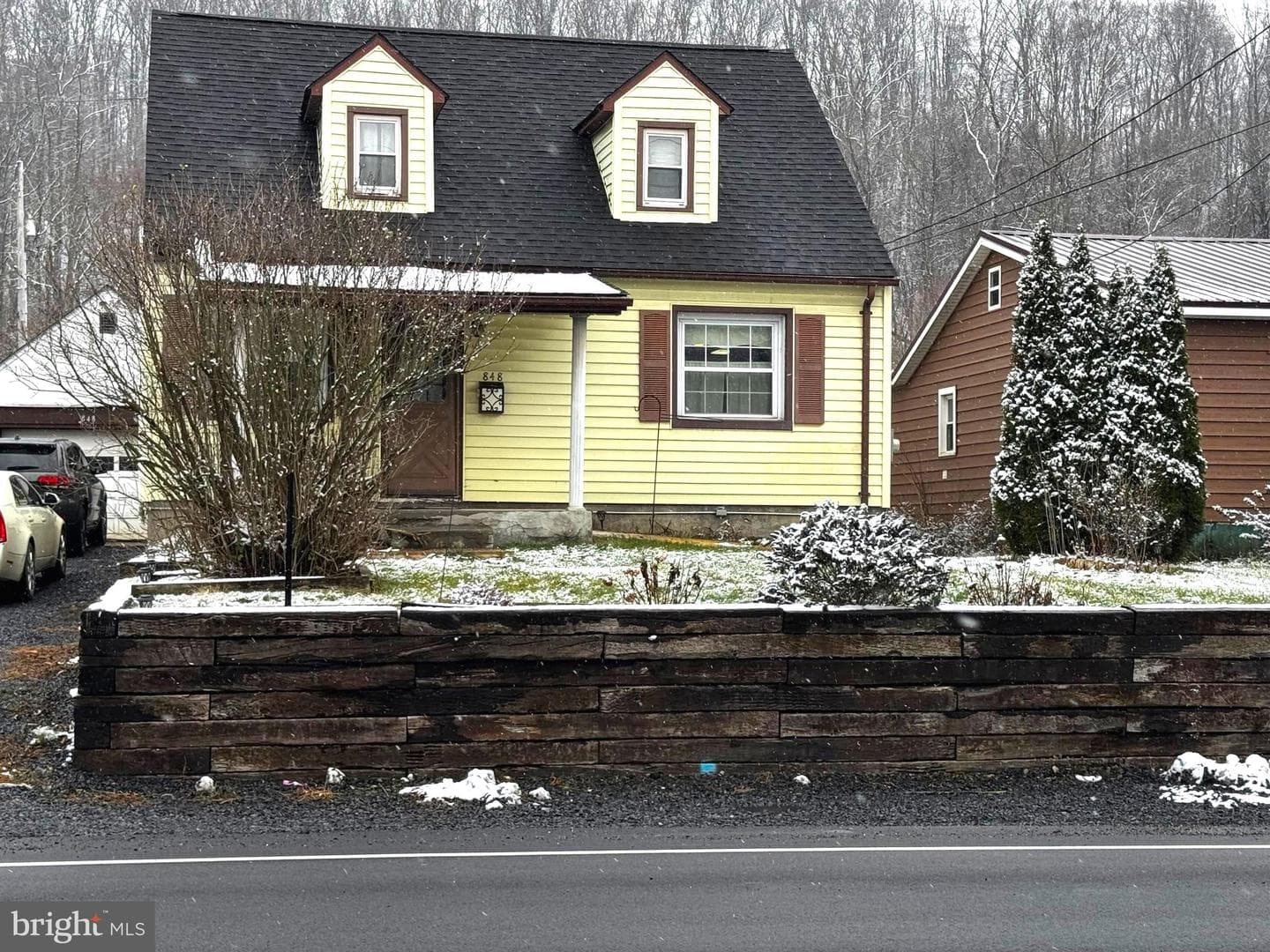 848 E Walnut Street photo 2