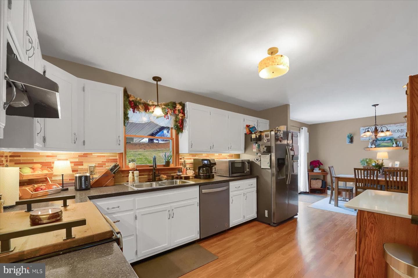 344 Holiday Lane photo 10