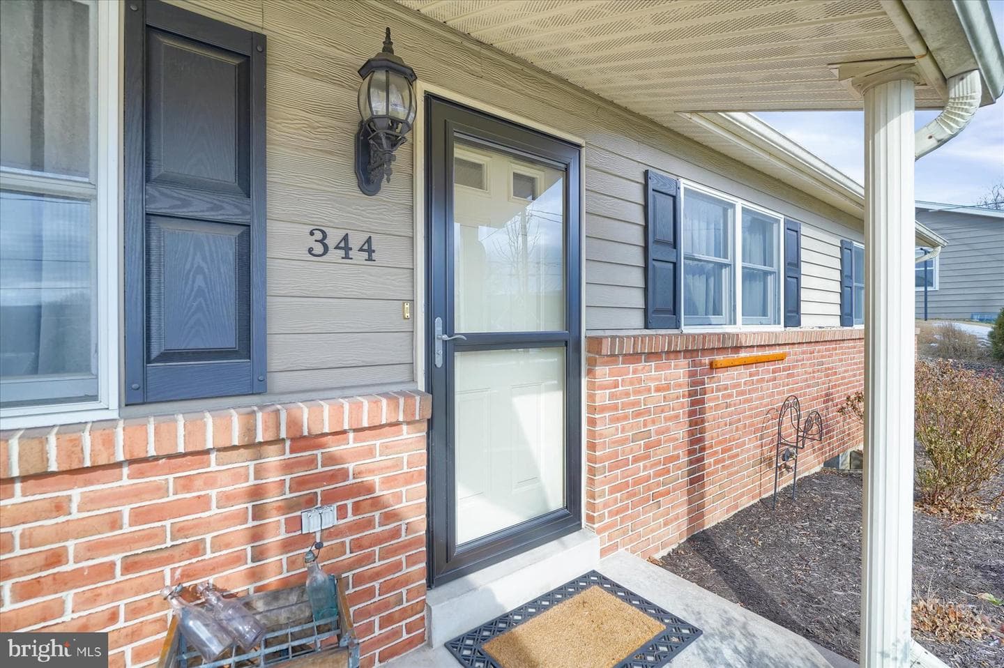 344 Holiday Lane photo 2