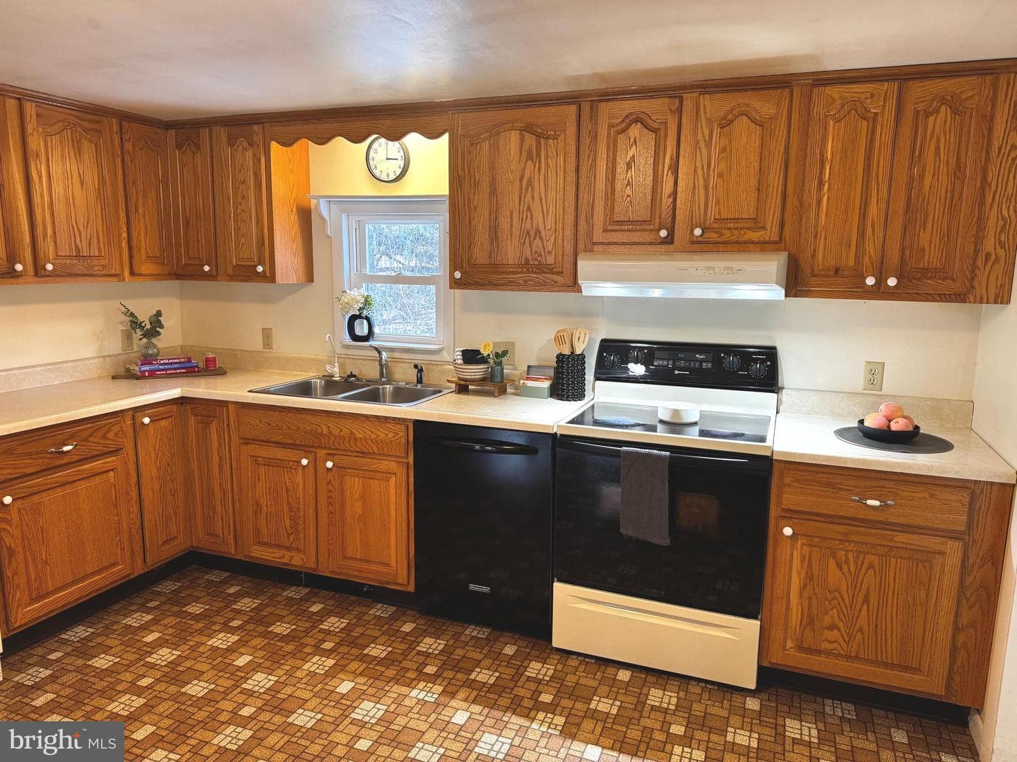 1219 Vira Road photo 8
