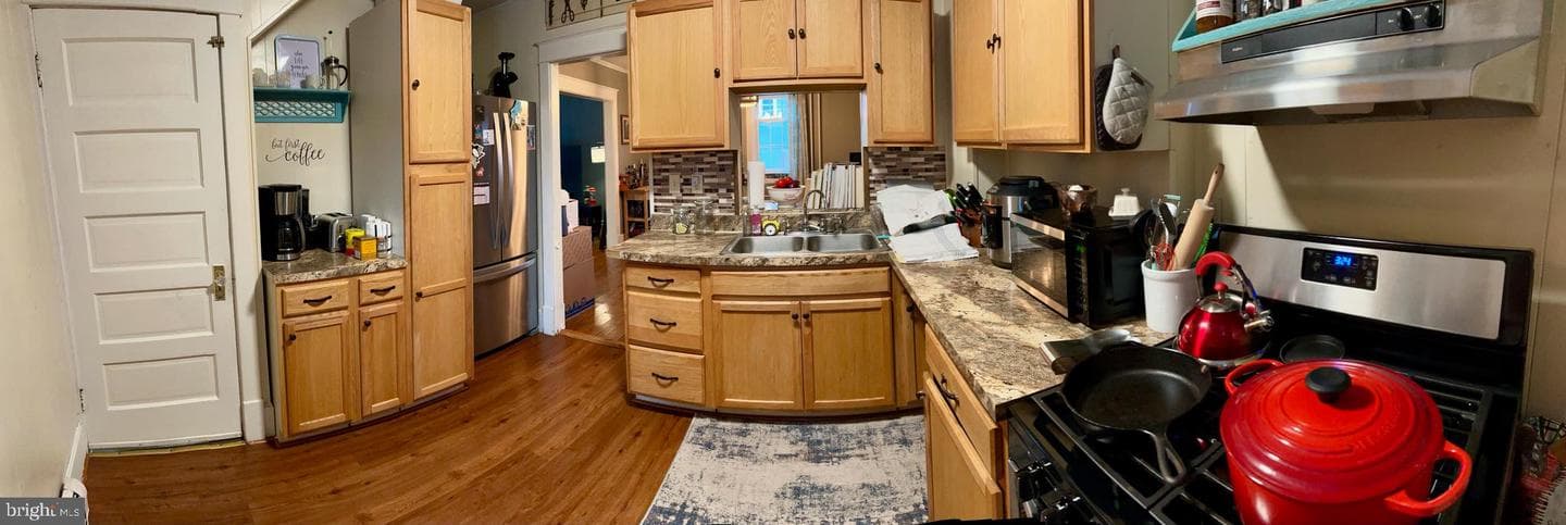 423 W 5th Street photo 7