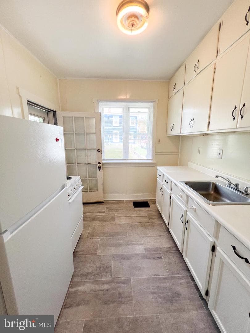141 Third Street W photo 11