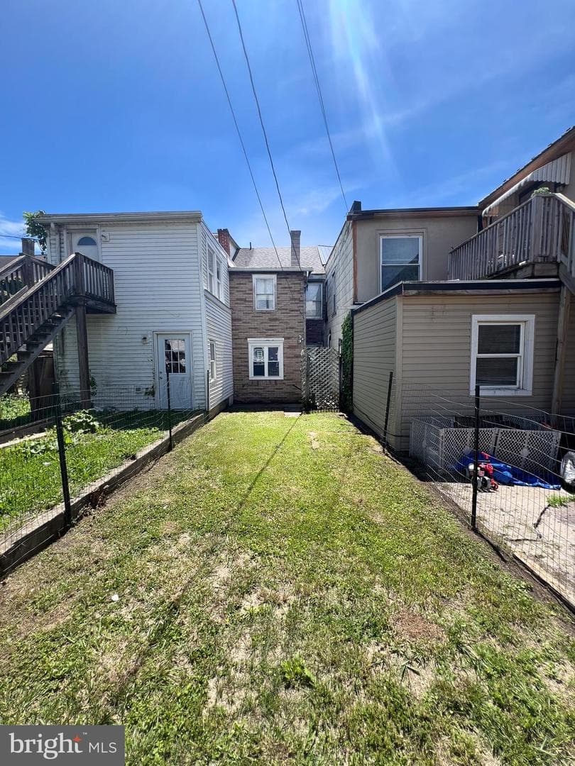 141 Third Street W photo 19
